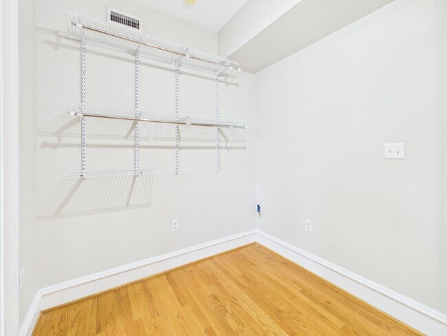 Building Photo - 2710 Stuart Ave