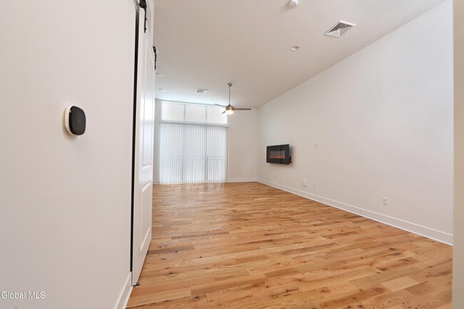 Building Photo - 308 Excelsior Ave