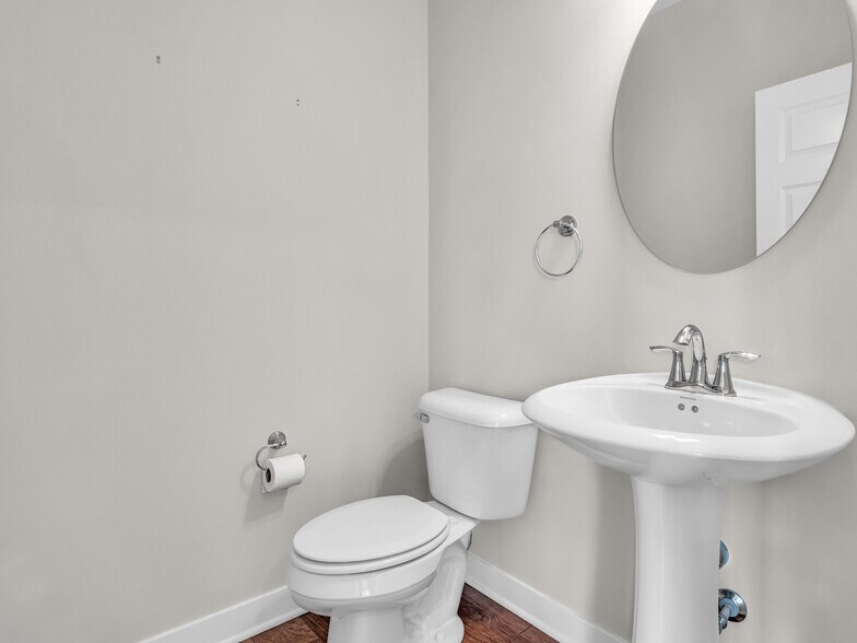 Building Photo - 8238 Bostic Dr