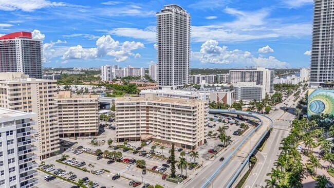 Building Photo - 1825 S Ocean Dr