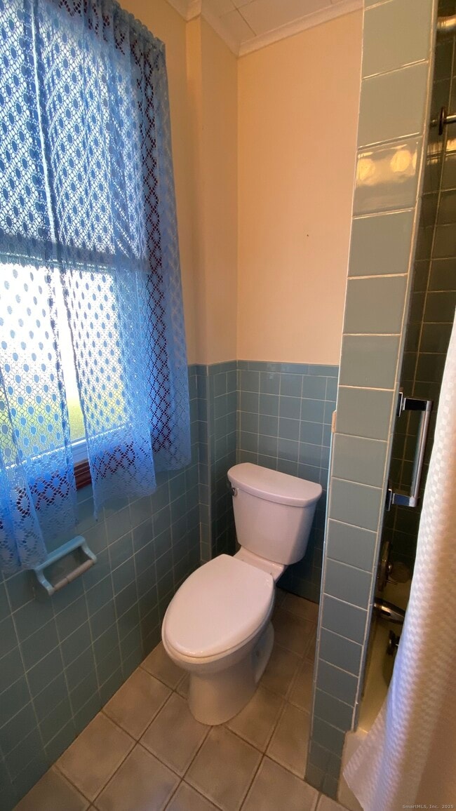 Building Photo - 135 Elm St