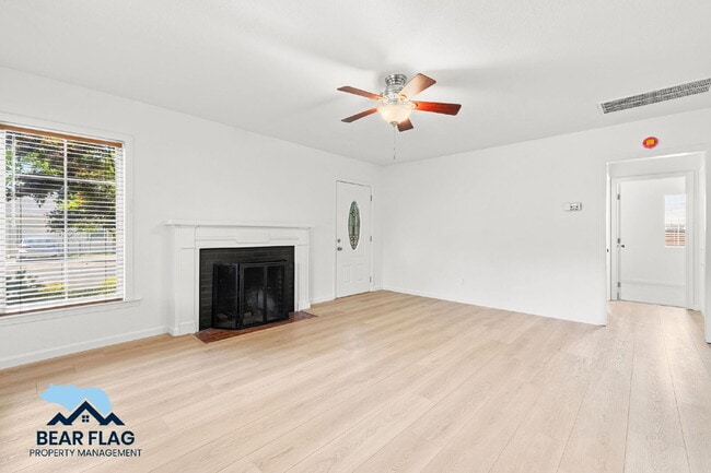 Building Photo - For Rent $2,280 - 2 bed, 1 bath