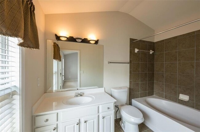 Building Photo - 1369 Thornborough Dr