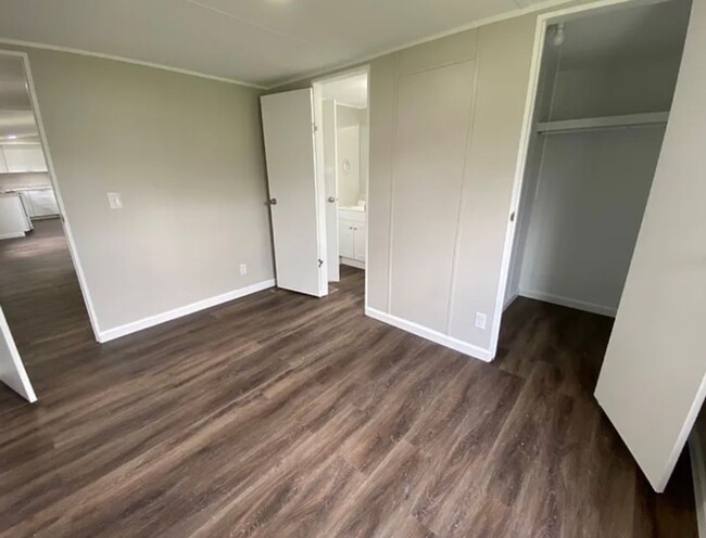 Building Photo - Newly remodeled 3 Bedroom, 2 Bathroom home...