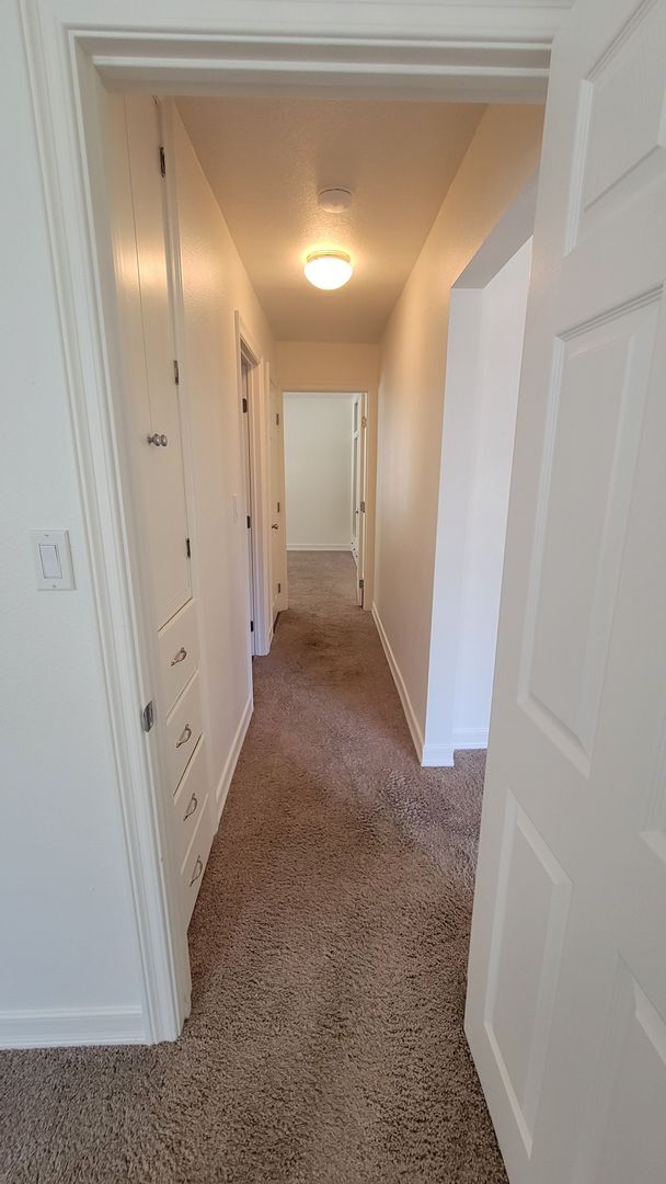 Building Photo - Charming 3-Bedroom 2-Bath with Mountain Vi...