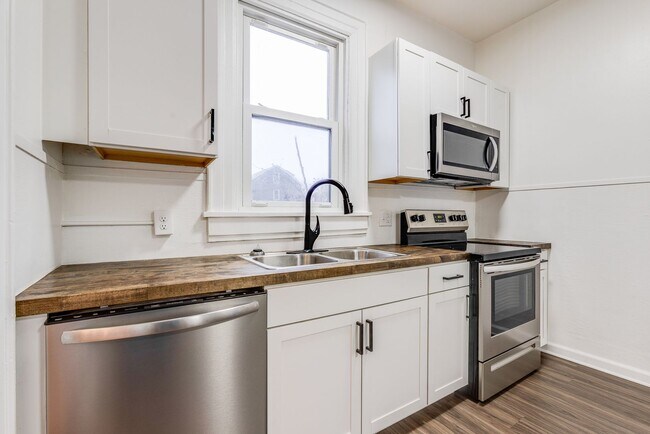 Building Photo - 70 Millbridge St