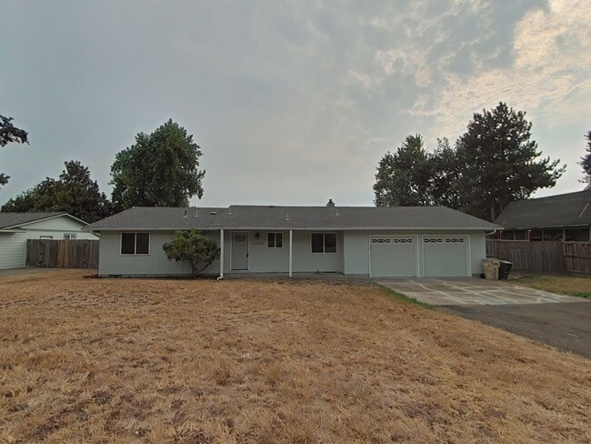 Primary Photo - 3 Bedroom House ~ North Albany ~ Pet Friendly