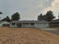 Building Photo - 3 Bedroom House ~ North Albany ~ Pet Friendly