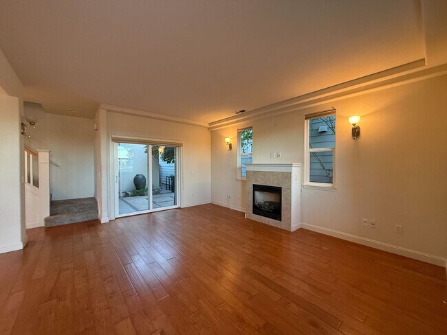 Building Photo - Bright and Spacious 4-Bed, 3-Bath Home in ...