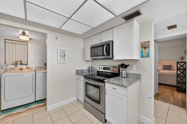 Building Photo - 3859 S Atlantic Ave