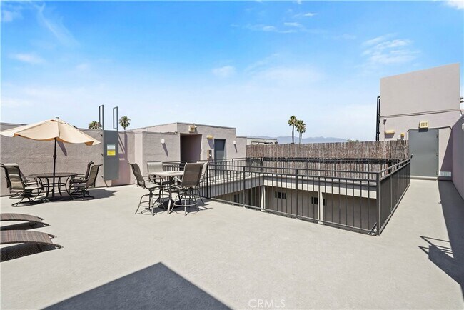 Building Photo - 11312 Huston St