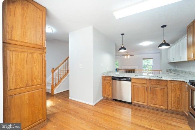 Building Photo - 413 Lakeview Ct