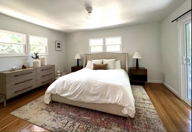 Building Photo - Your very own slice of Paradise...FURNISHE...