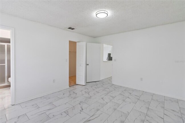 Building Photo - 406 Long Dr