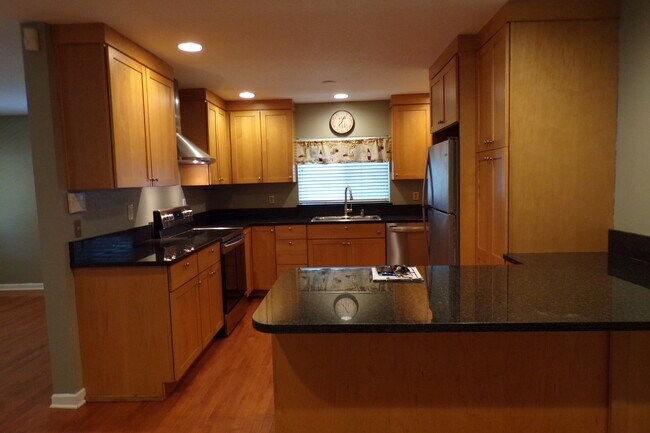 Building Photo - 1420 Dollar St