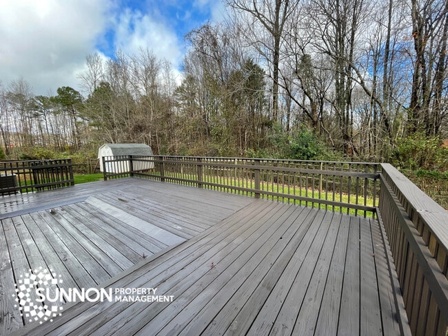 Building Photo - 4 Bed 2.5 Bath in Woodstone with Fenced Yard