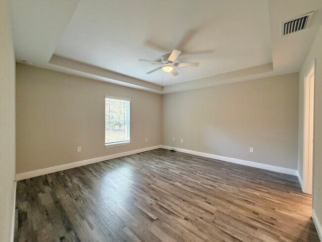 Building Photo - 210 Locust Lane Pass