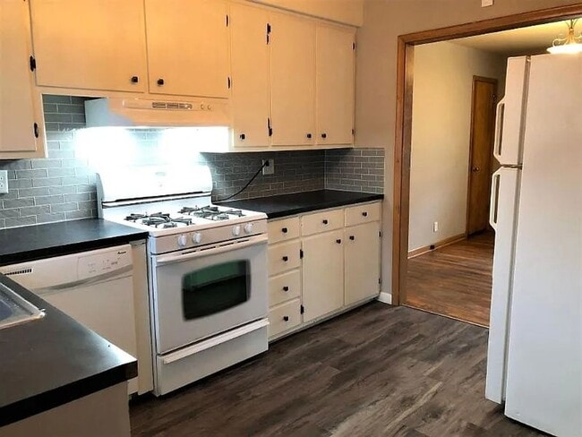 Building Photo - 336 Beverly Dr