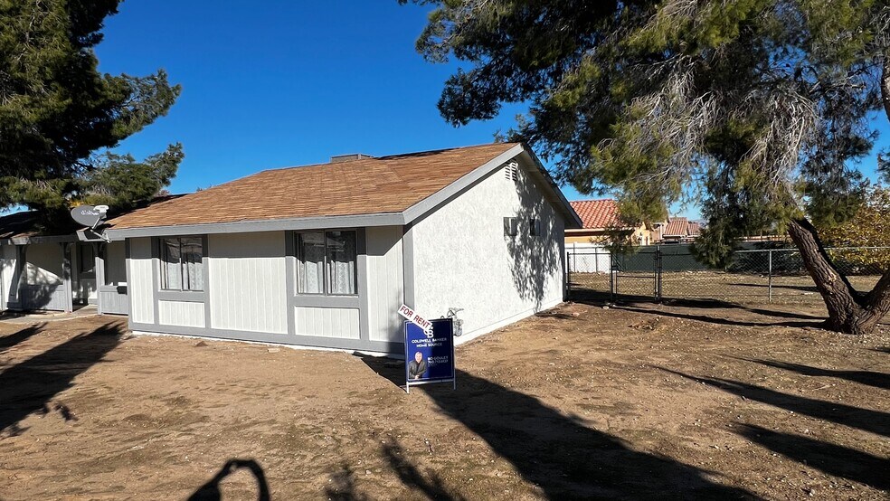Building Photo - 13393 Cahuenga Rd