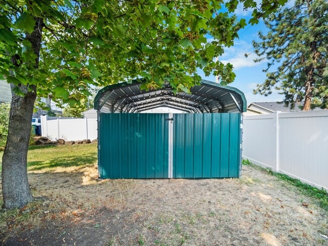 Building Photo - Cozy 1-Bedroom Rental – All Utilities Incl...