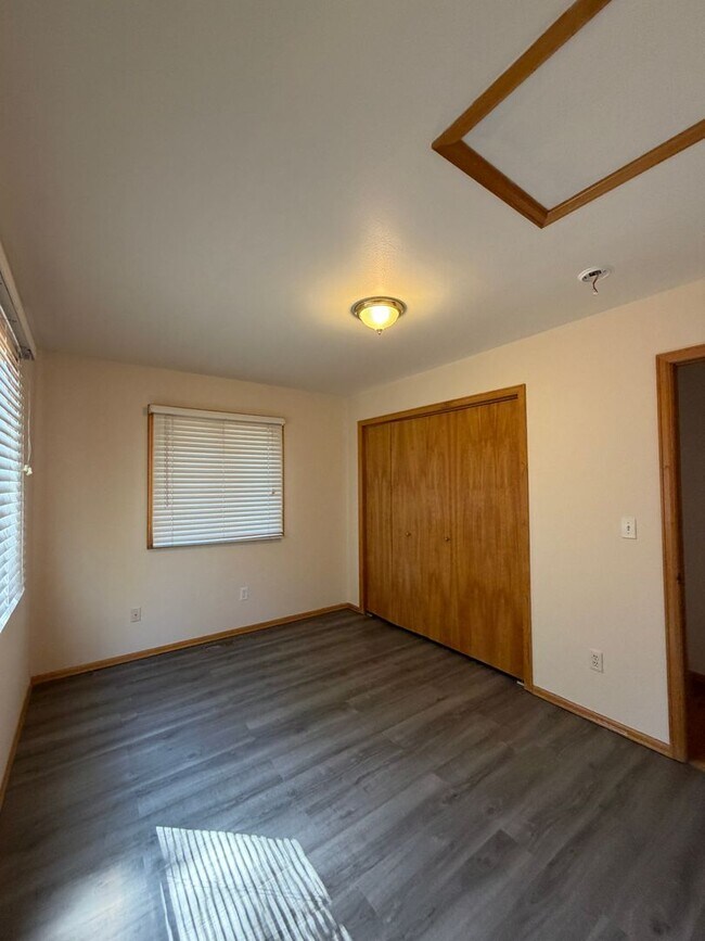Building Photo - 460 Palmetto Dr