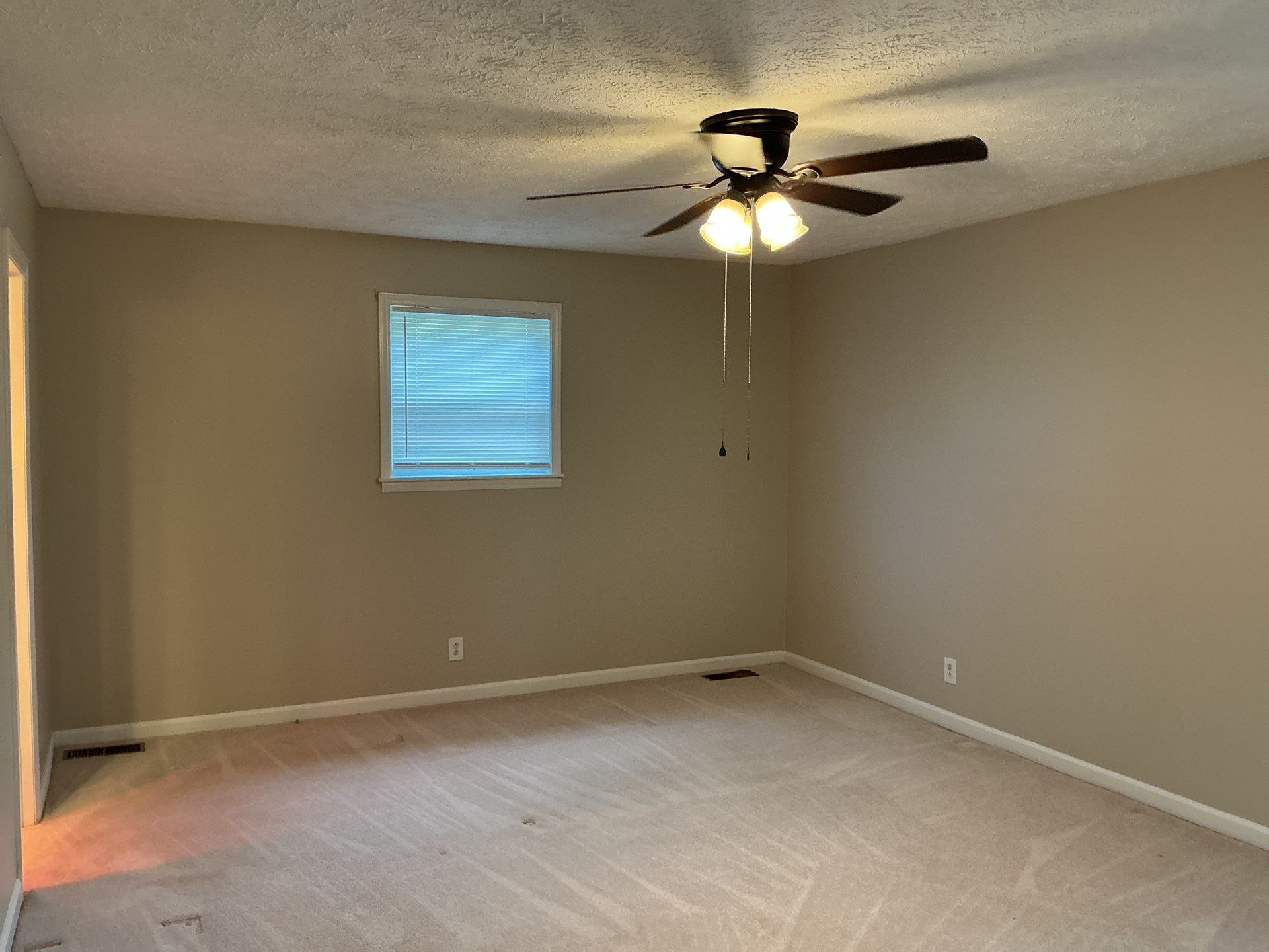 Building Photo - 137 Cheyenne Dr