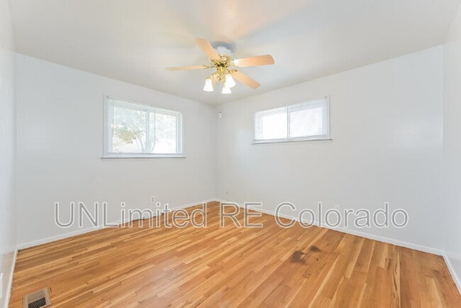 Building Photo - 3016 W Stanford Dr