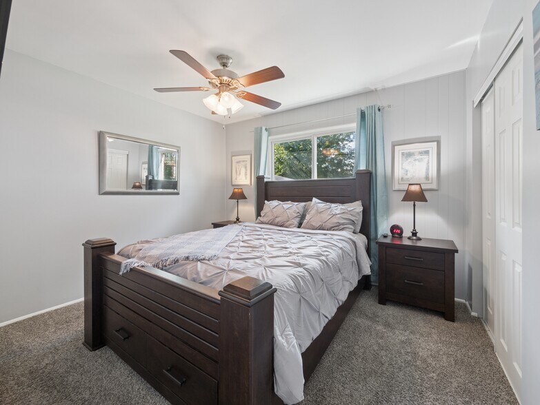 Building Photo - 26805 Richard Dr