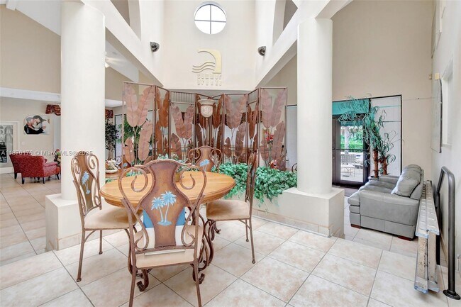Building Photo - 9999 Summerbreeze Dr