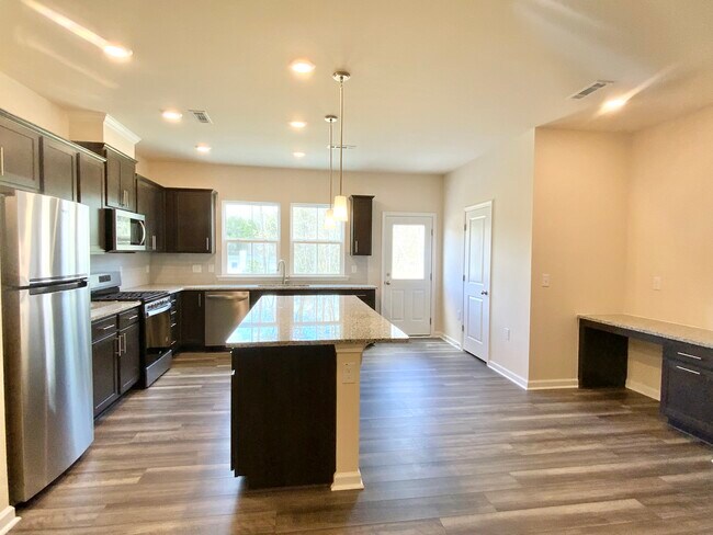 Building Photo - 836 Falls Grove Trl