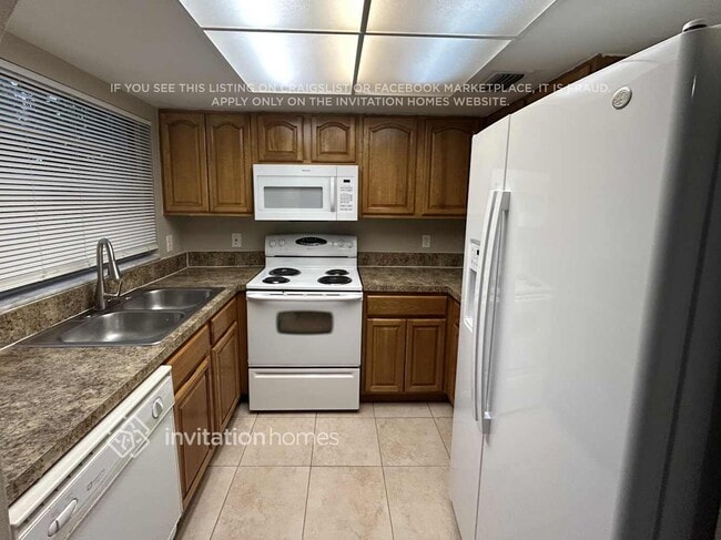 Building Photo - 614 Highview Cir S