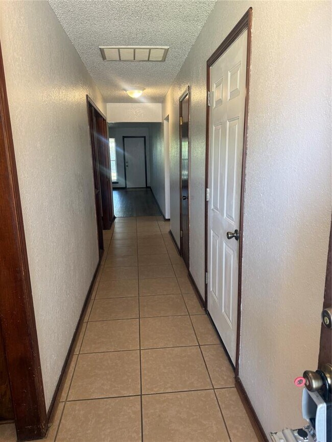 Building Photo - 1309 Summerton Pl