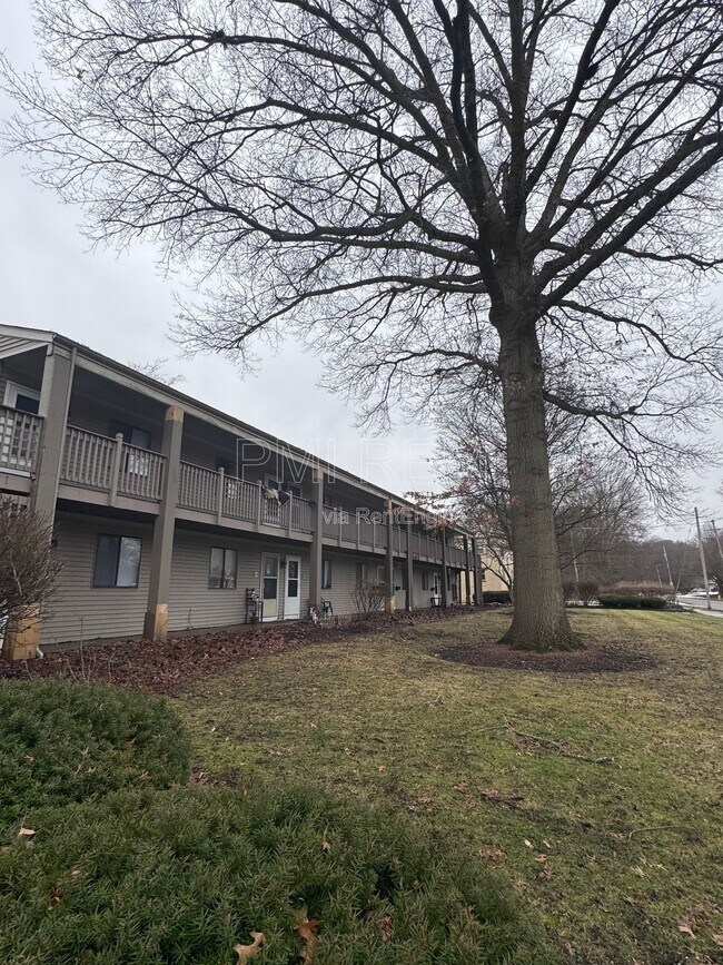 Building Photo - 128 S Miller Rd