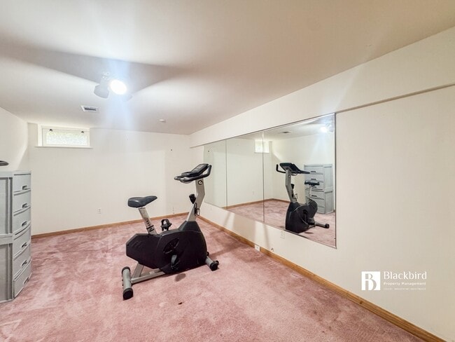 Building Photo - 1706 Poling Ave