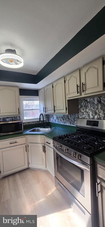 Building Photo - 843 E Price St