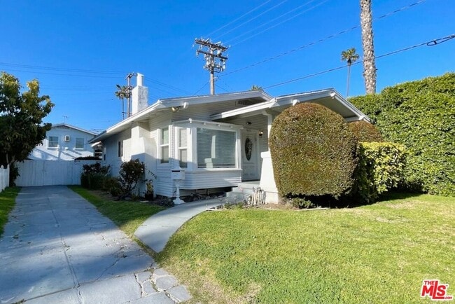 Building Photo - 8655 Clifton Wy