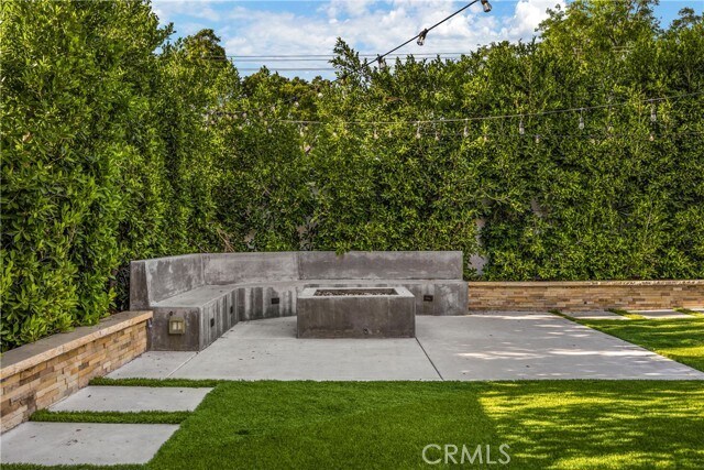 Building Photo - 1320 N Van Gogh Cir