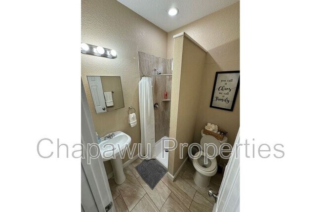 Building Photo - 123 Douglas Way St