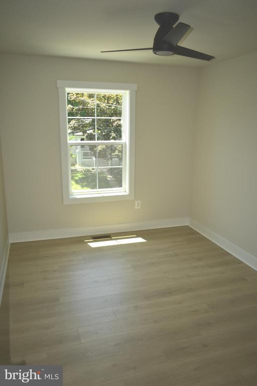 Building Photo - 843 Ontario St