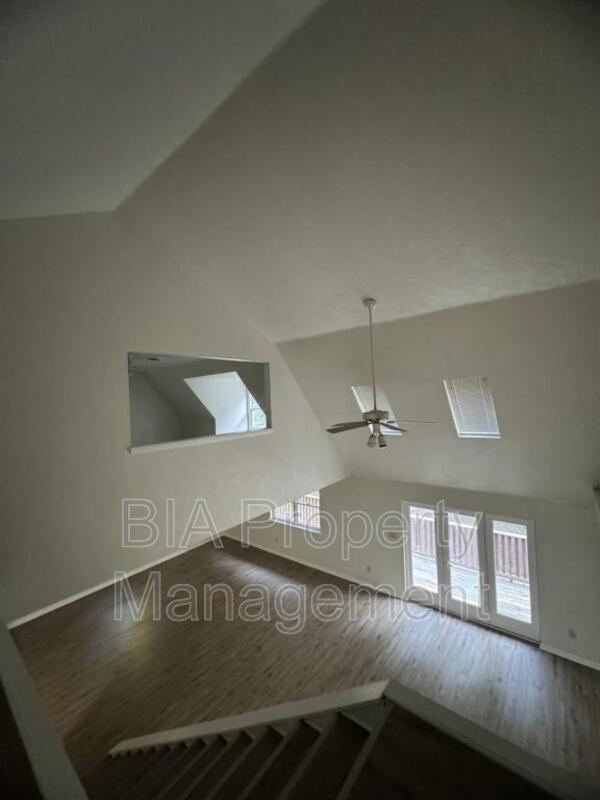Building Photo - 225 Monks Rd