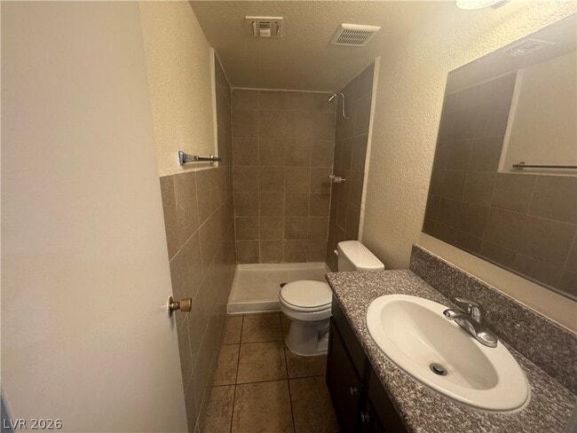 Building Photo - 4360 Twin View Cir