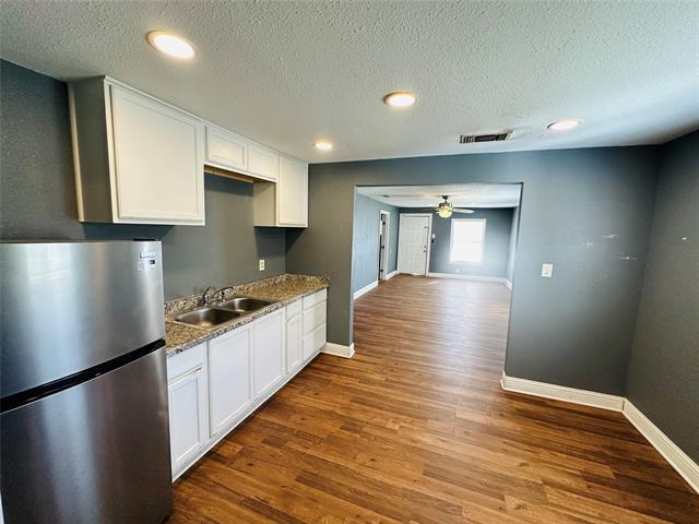 Building Photo - 2801 Ennis Ave