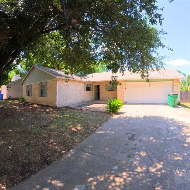 Primary Photo - 16006 Parkway Dr