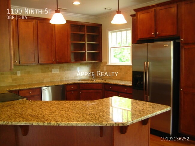 Building Photo - 1100 9th St