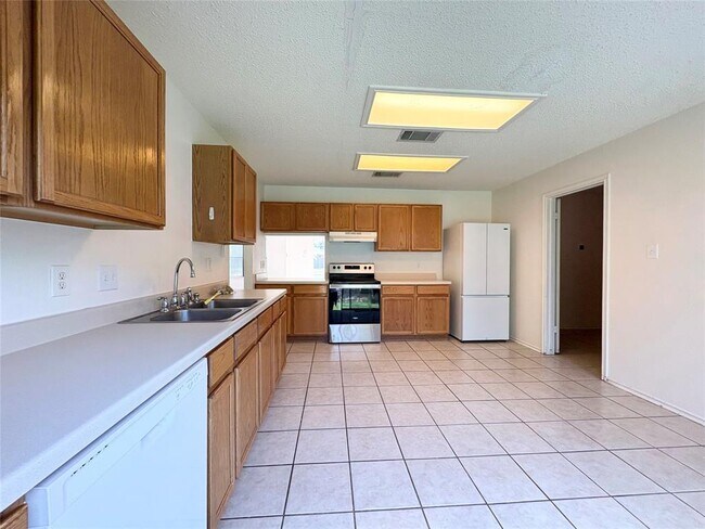 Building Photo - 8332 Montoya Cir