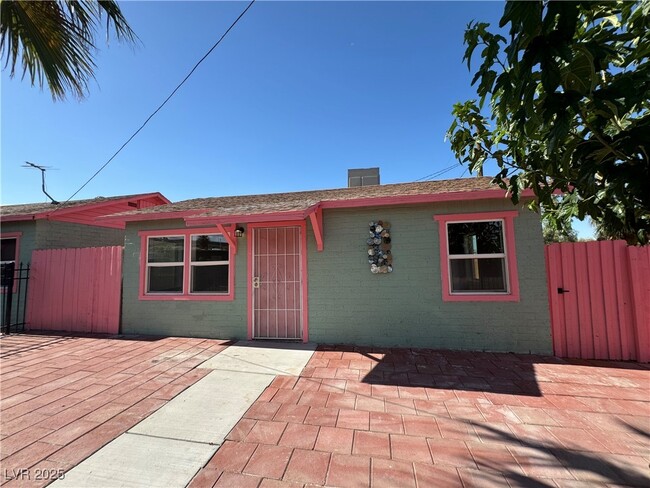 Primary Photo - 400 N 15th St