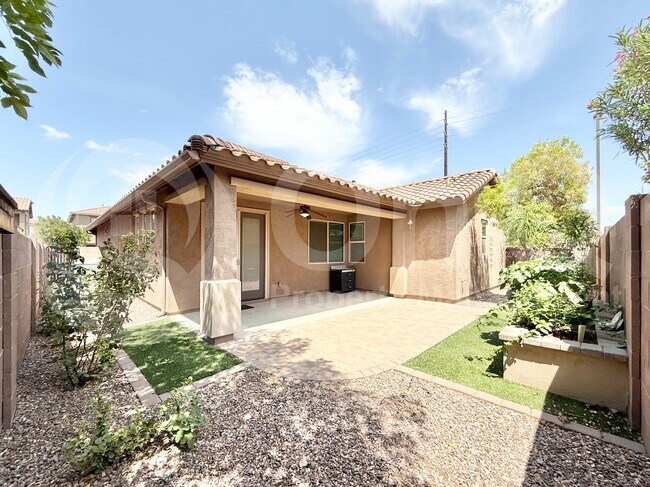 Building Photo - 293 E Glacier Dr