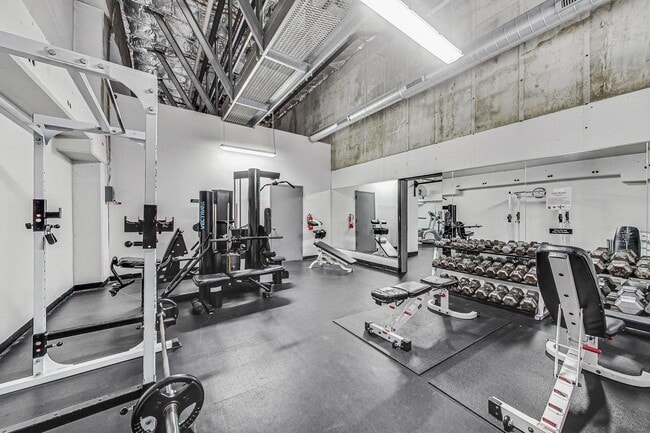 Building Photo - 1212 N La Salle Dr