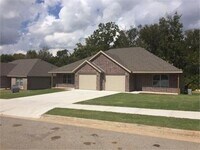 Building Photo - 3106 SW Amberwood Ave