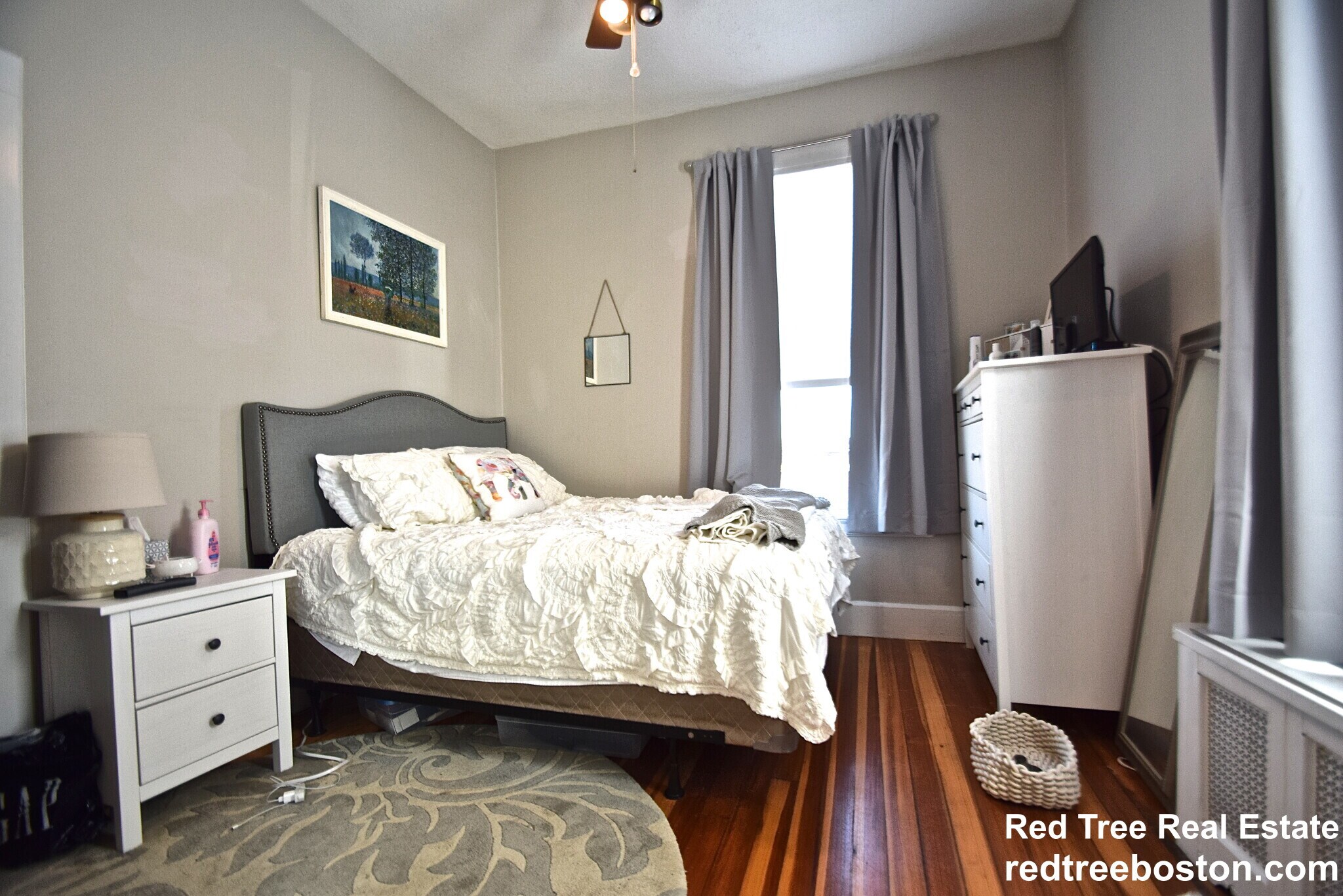 Building Photo - 554 E 4th St